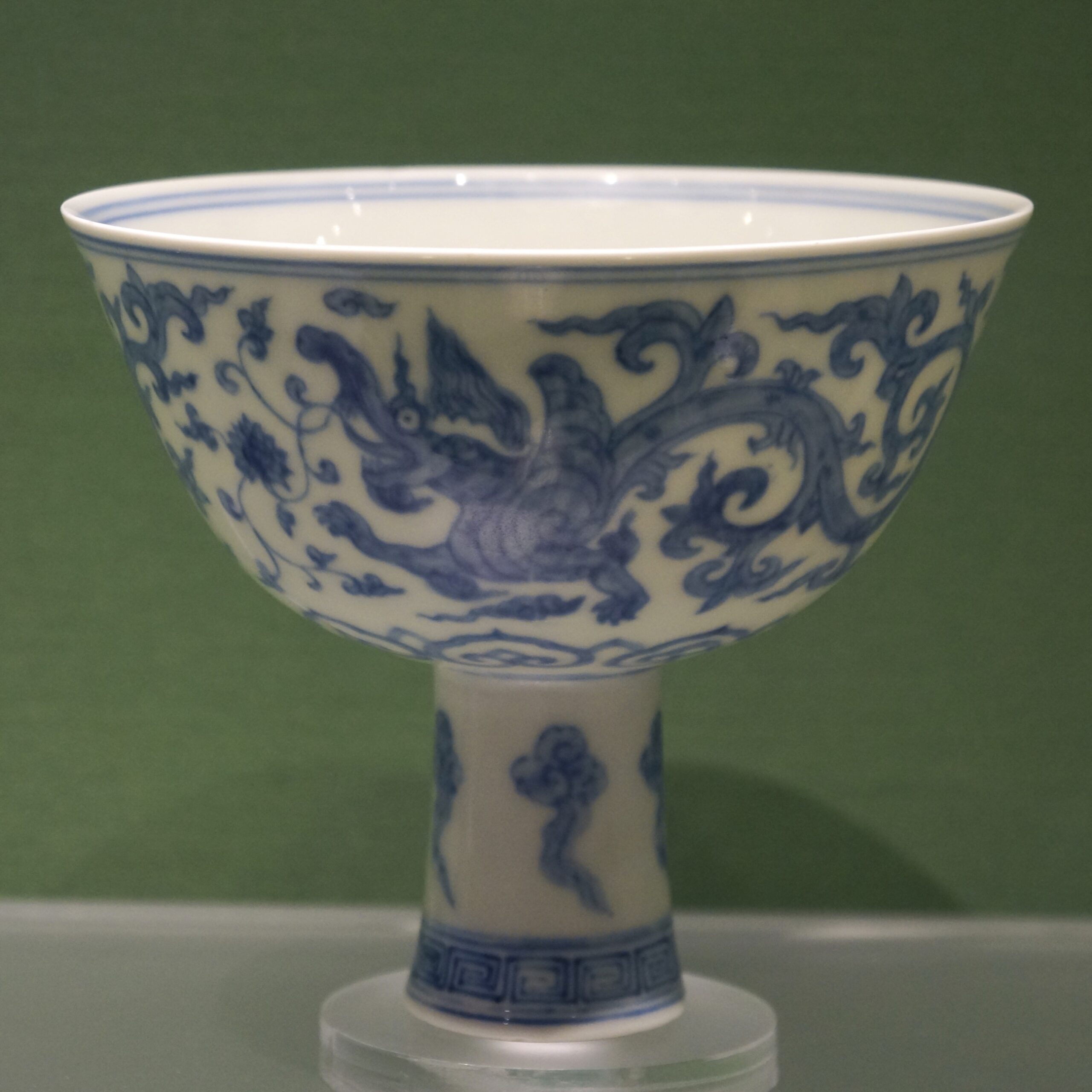 中国陶磁器　明成化　草花椀 中国陶磁器 明成化 草花椀