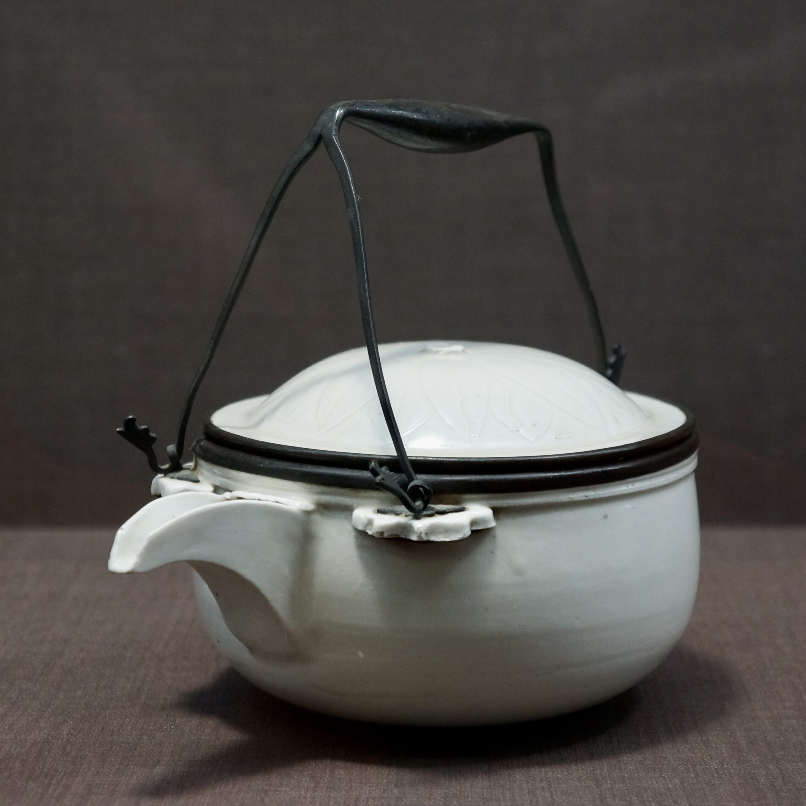 12-13thC. 北宋金定窑白瓷三系壶「口印“褚”字铭」 - Hou のDigital Space