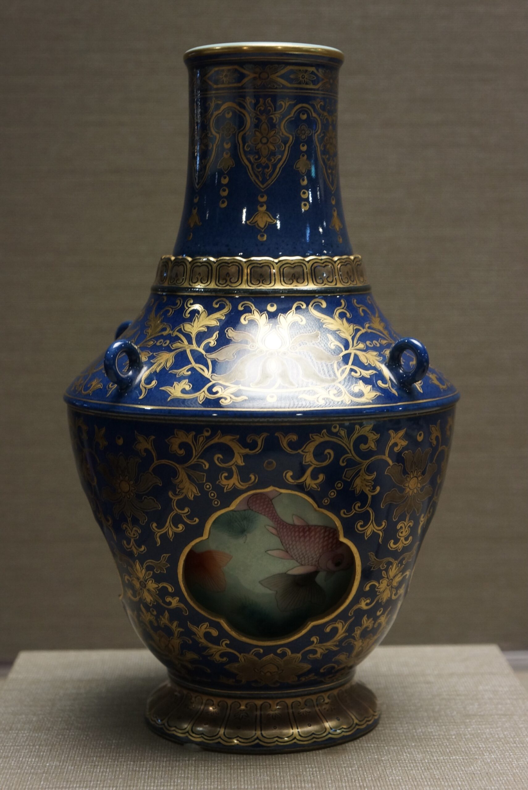 中国古美術　大清乾隆　青磁瓶 中国古美術 大清乾隆 青磁瓶