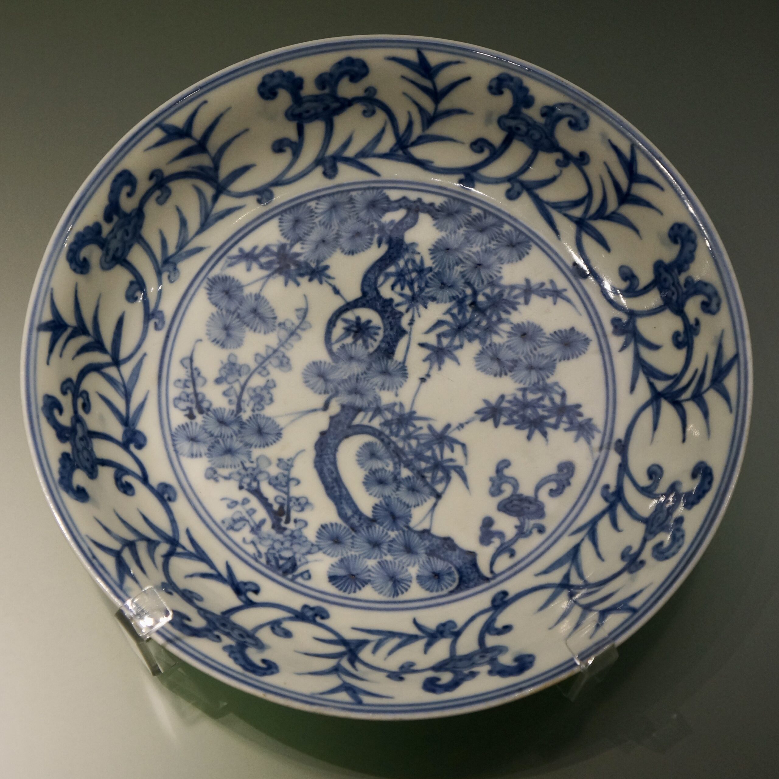 C. 1465-1487 明成化青花松竹梅图盘- Hou のDigital Space